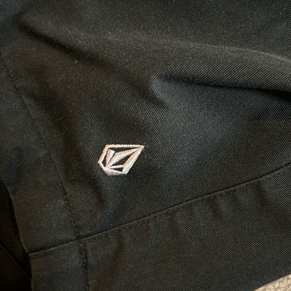 Volcom shorts - Picture 4 of 4